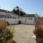 La Flottille, Holiday home