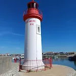 La Flottille, *