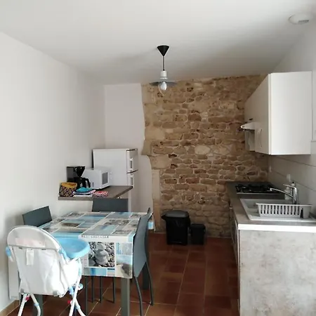 Nyaraló La Flottille, *