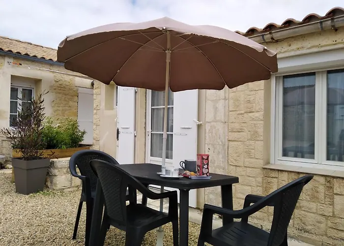 Casa de Férias La Flottille, *